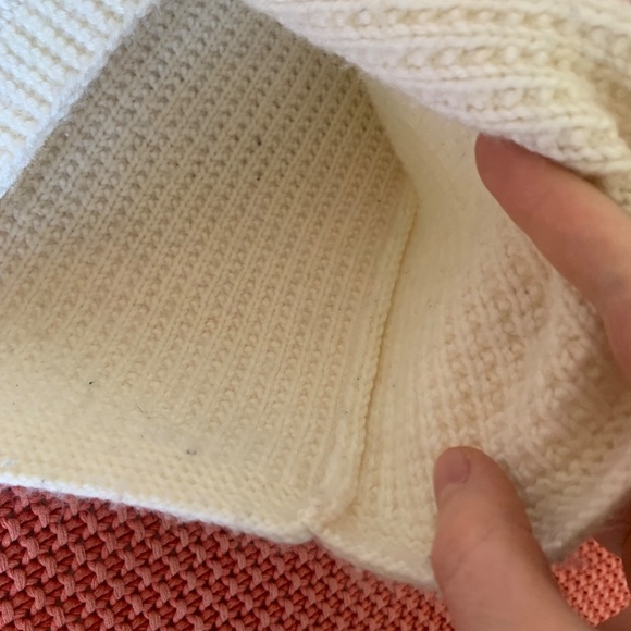 Girls hand knit cream vest with smiley buttons fits sizes 4-7 - Picture 6 of 7